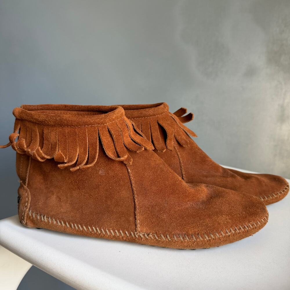 MINNETONKA Women's 9 Brown Suede Moccasin Ankle Boots Fringe Zip Close Boho